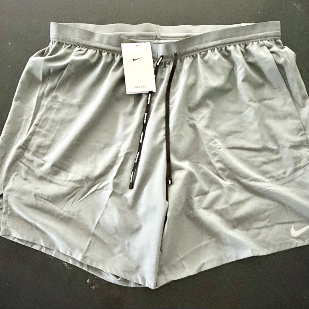 Nike Men's Gray Sports Shorts